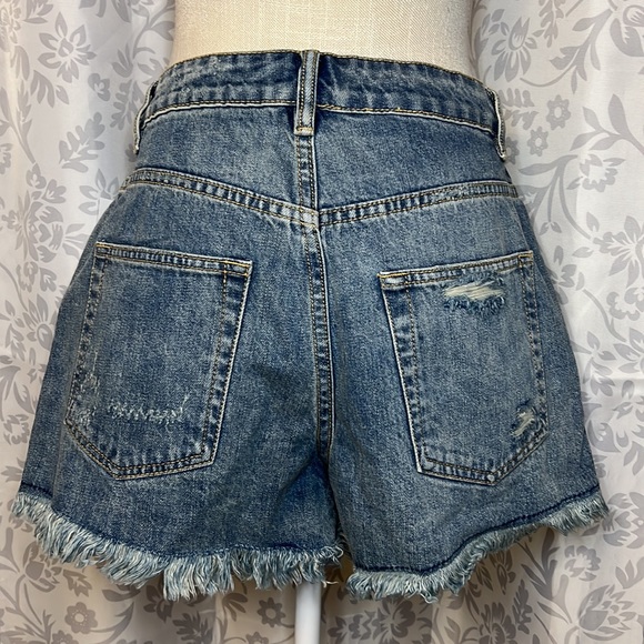 Distressed Jean Short - Picture 2 of 2